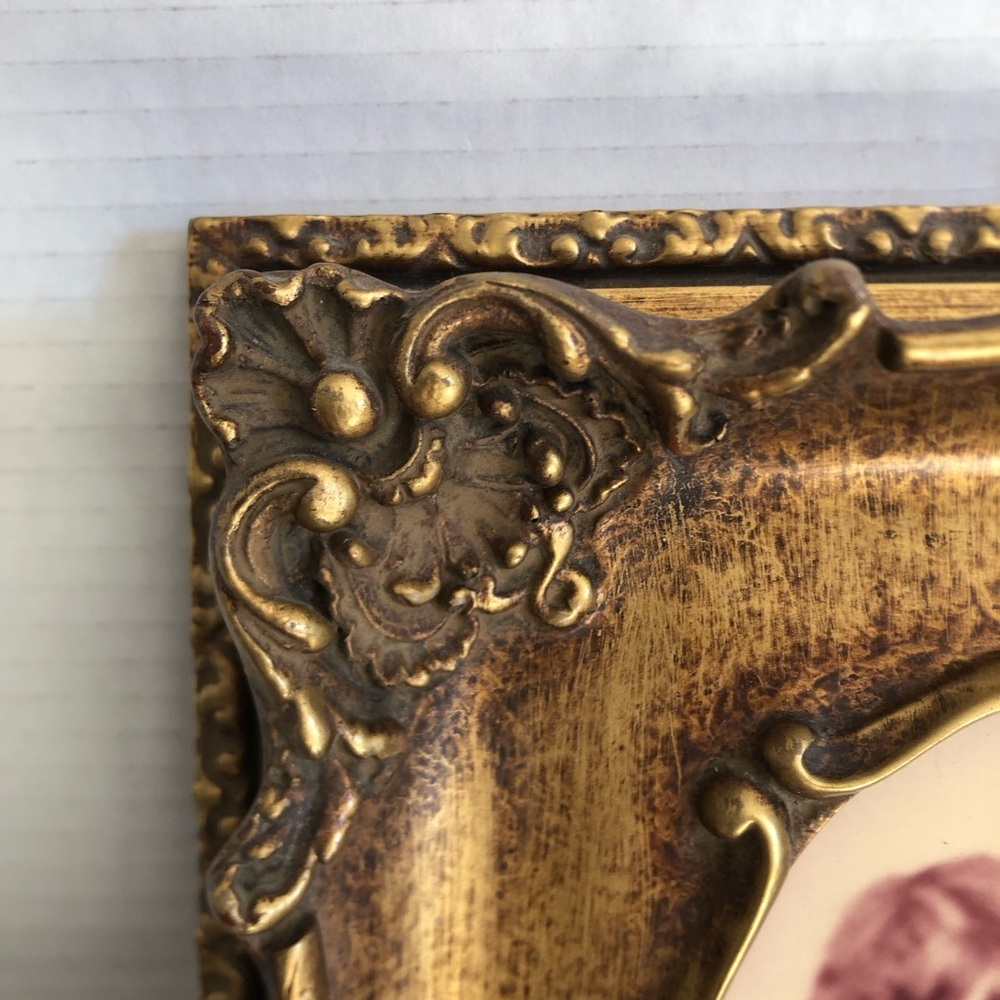 Vtg Gold Ornate Frame with Old Photograph - Picture 3 of 11